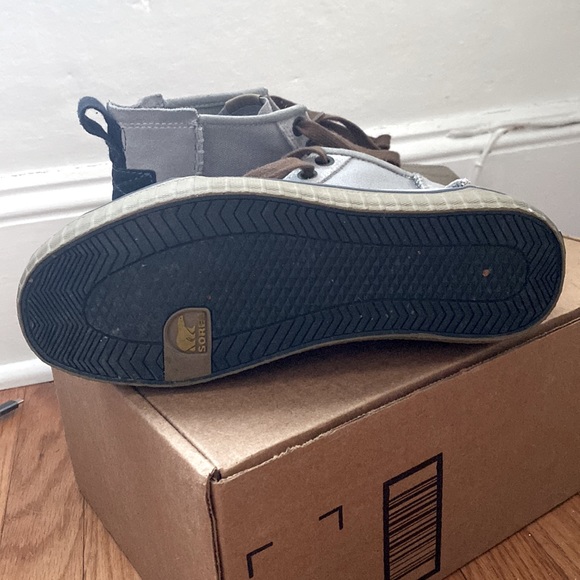 SPORTY SOREL CASUAL BOOTIE - Picture 2 of 5